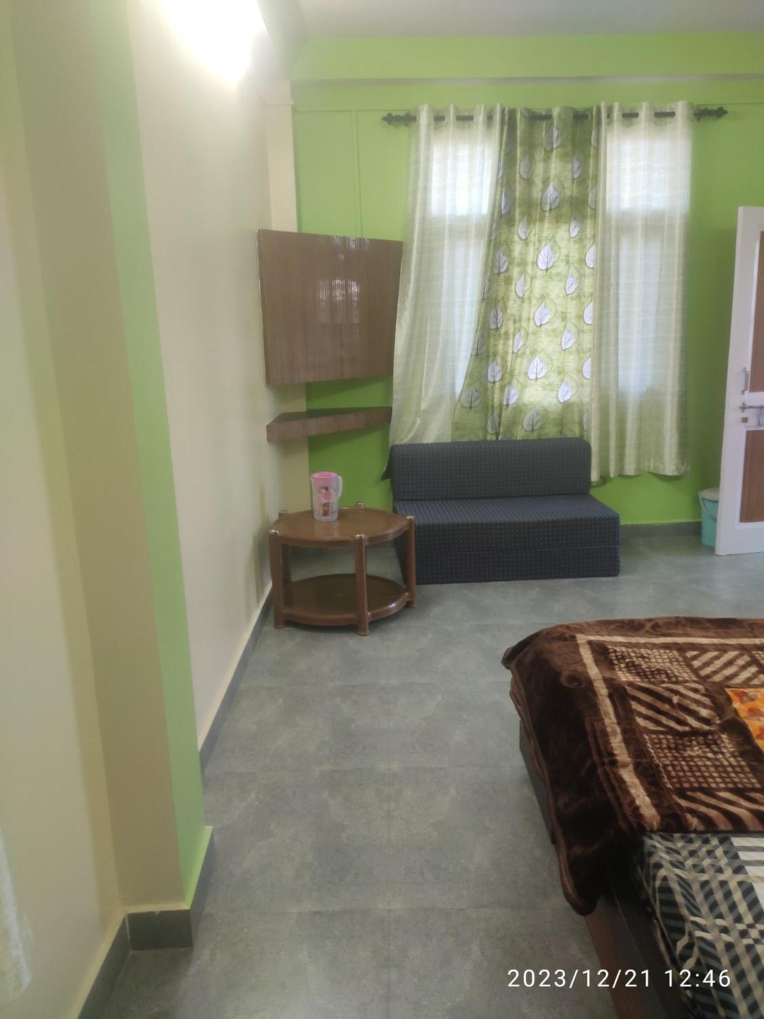 Tree Valley Homestay Chail Εξωτερικό φωτογραφία
